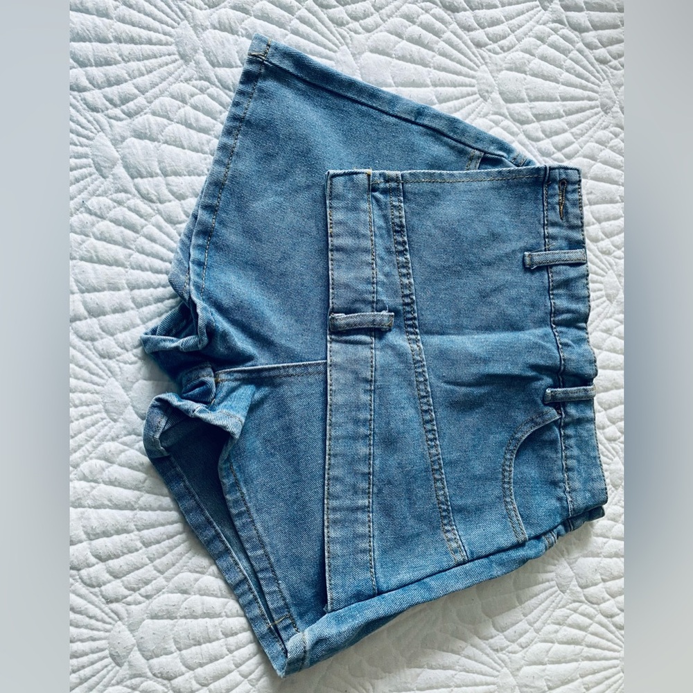 Women's Sz Small Denim Summer Shorts with Flap Detail